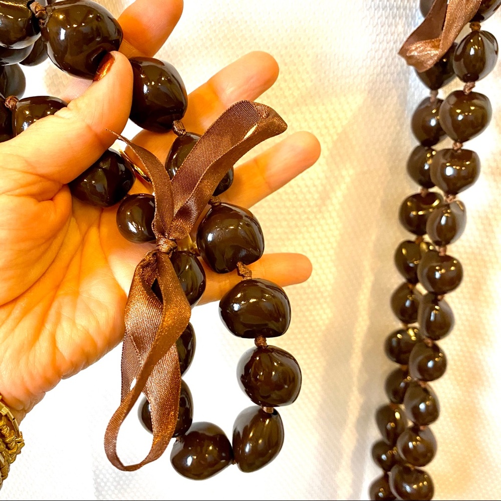 Hawaii Leis (2) Brown Macadamia
